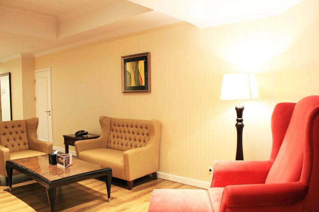 Adimulia Hotel Μεντάν Εξωτερικό φωτογραφία