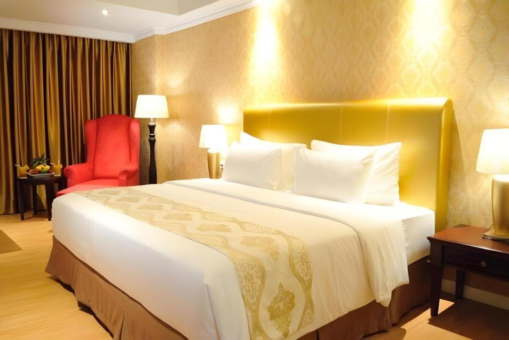 Adimulia Hotel Μεντάν Εξωτερικό φωτογραφία